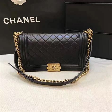 chanel medium le boy